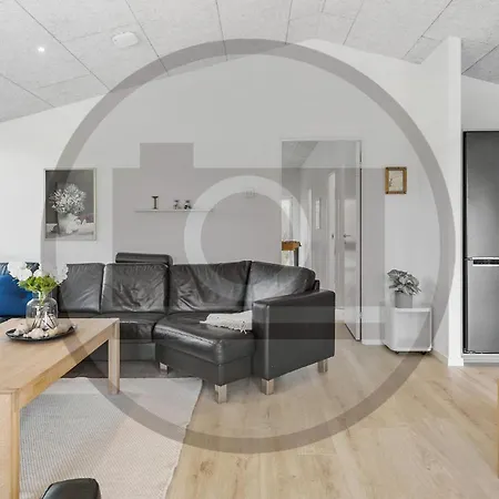 Дом отдыха Stunning Home In Farvang With Sauna *